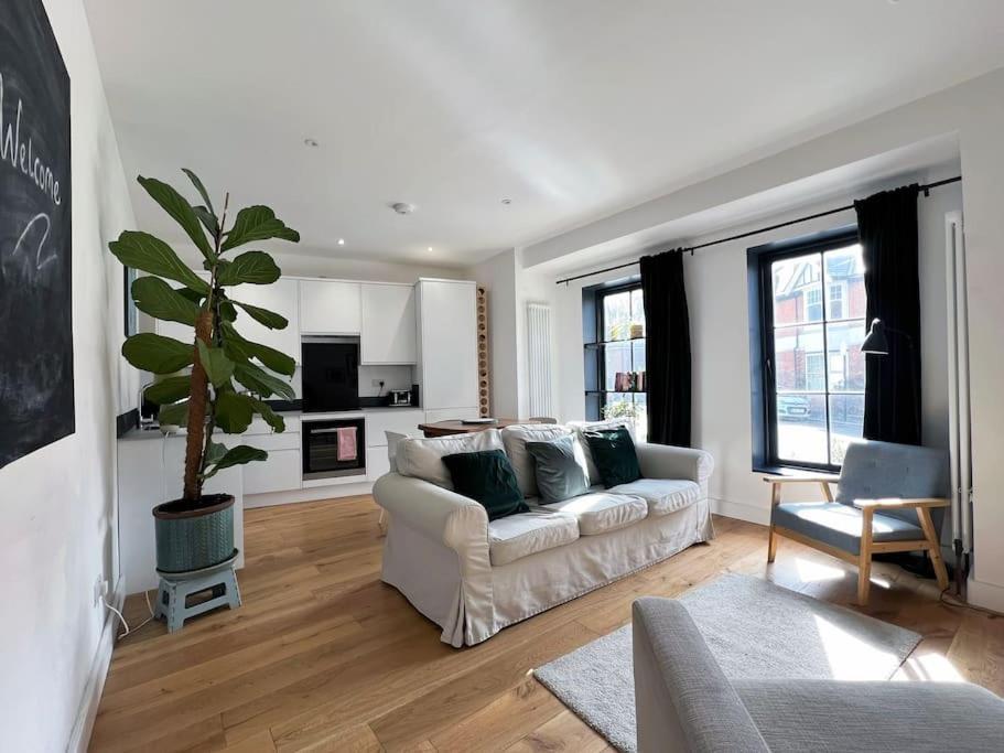 Poets Rest, Free Parking, Ev Socket Fees Apply Walk To Beach Brighton Exterior foto